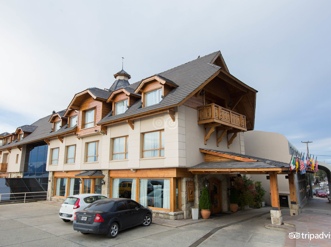 Cacique Inacayal Lake & Spa Hotel