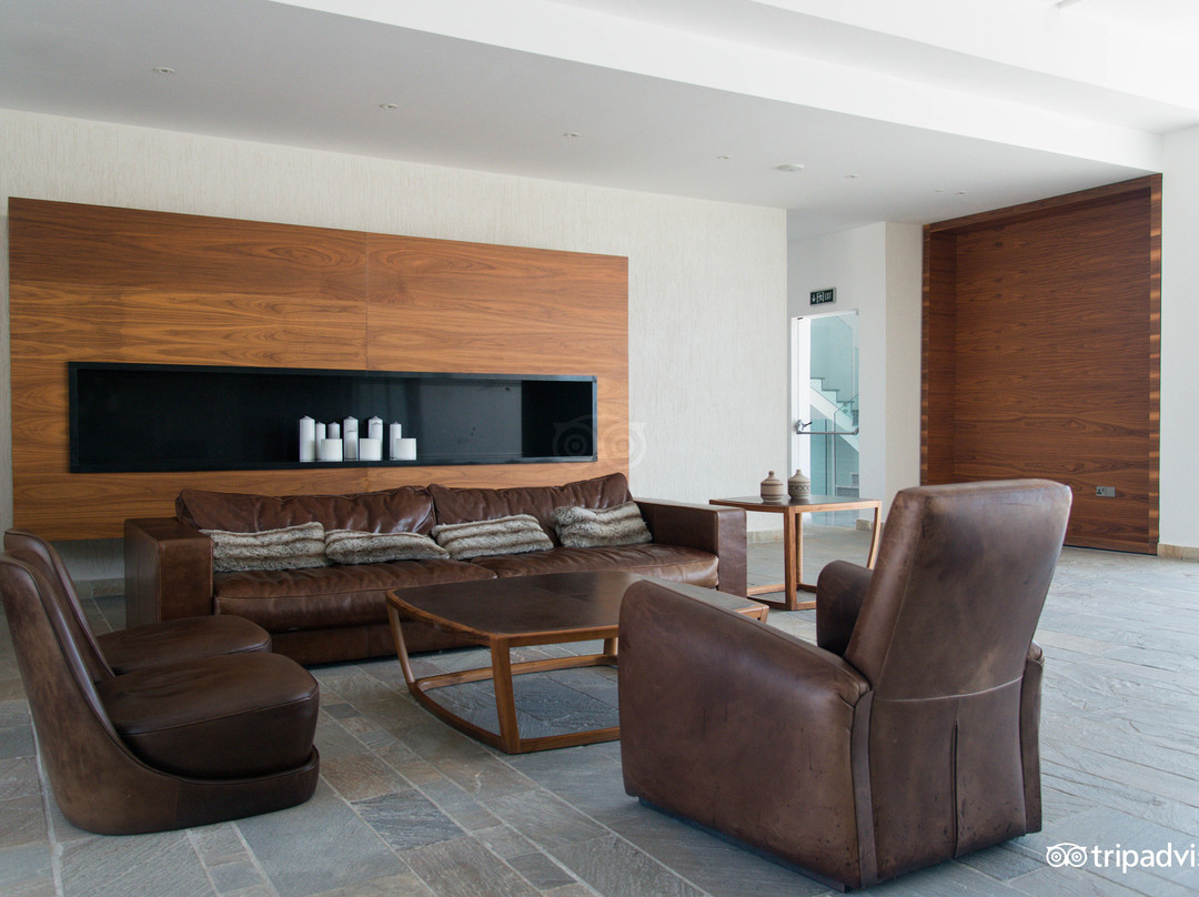 Amphora Hotel & Suites