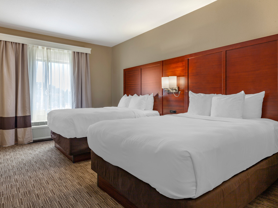 Holiday Inn Express & Suites Milwaukee Nw – Park Place By IHG主图