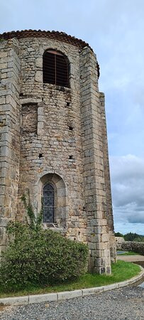 La tour de Chambles景点图片