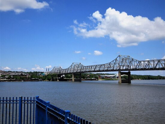 East Peoria River Front Park-East Peoria必去景点