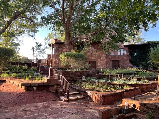 大峡谷卡梅伦邮局酒店主图