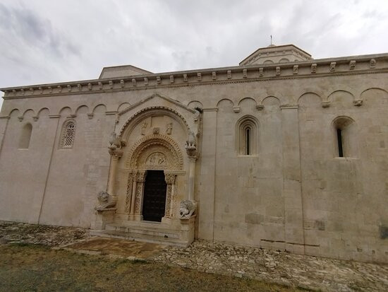 Abbazia San Leonardo in Lama Volara景点图片