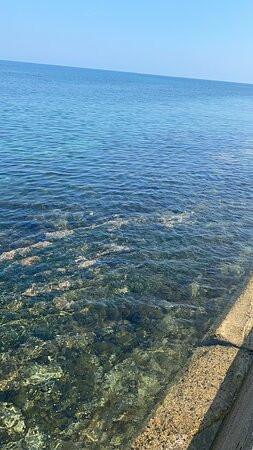 Hachigasaki Beach景点图片