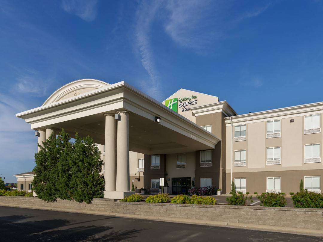 Holiday Inn Express & Suites Lawrence By IHG主图