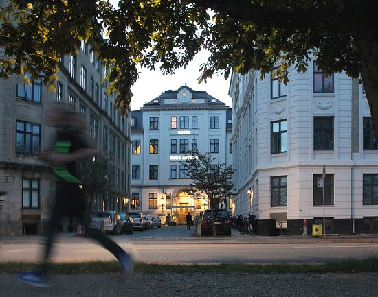 亚瑟库隆酒店主图