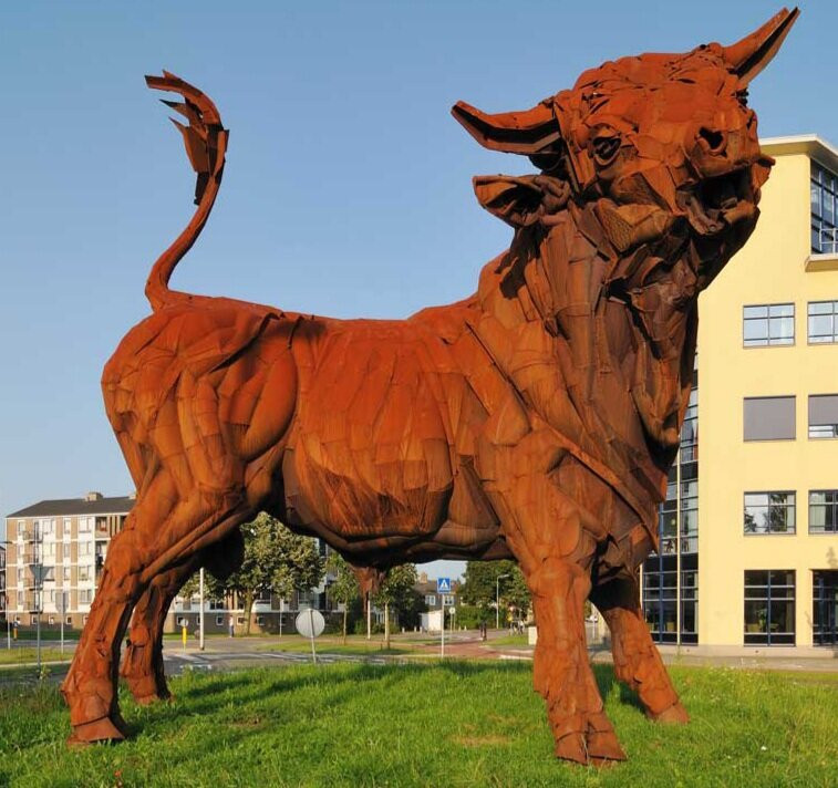 Sculptuur De Stier-阿默斯福特必去景点