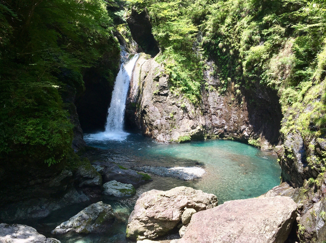 Ogama Falls景点图片