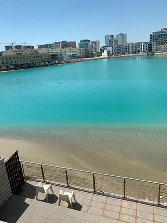 The Dragon Hotel & Resort主图