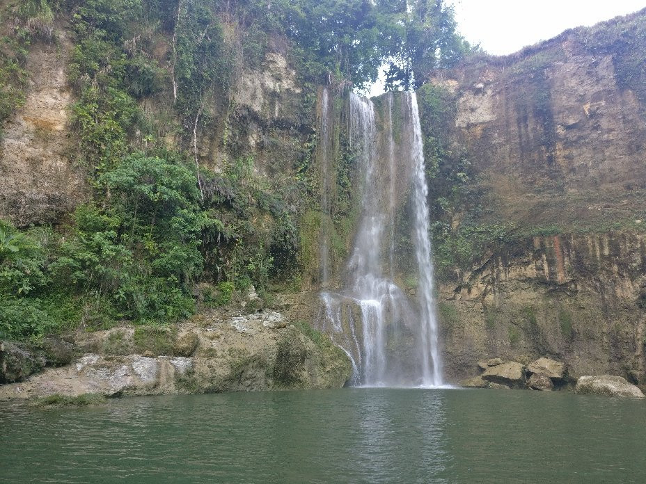 Camugao Falls景点图片