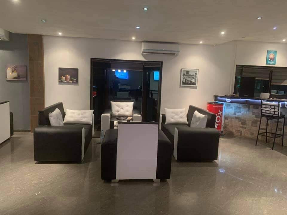 Black And White Cafe And Bar