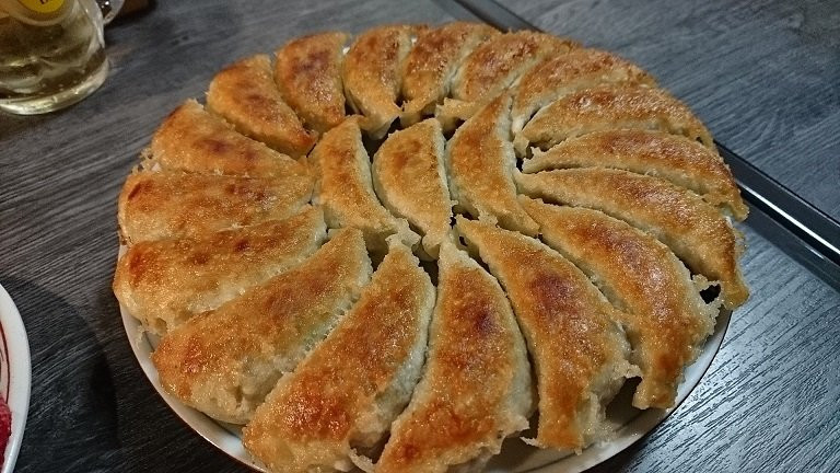 焼肉 円盤餃子 ひたち