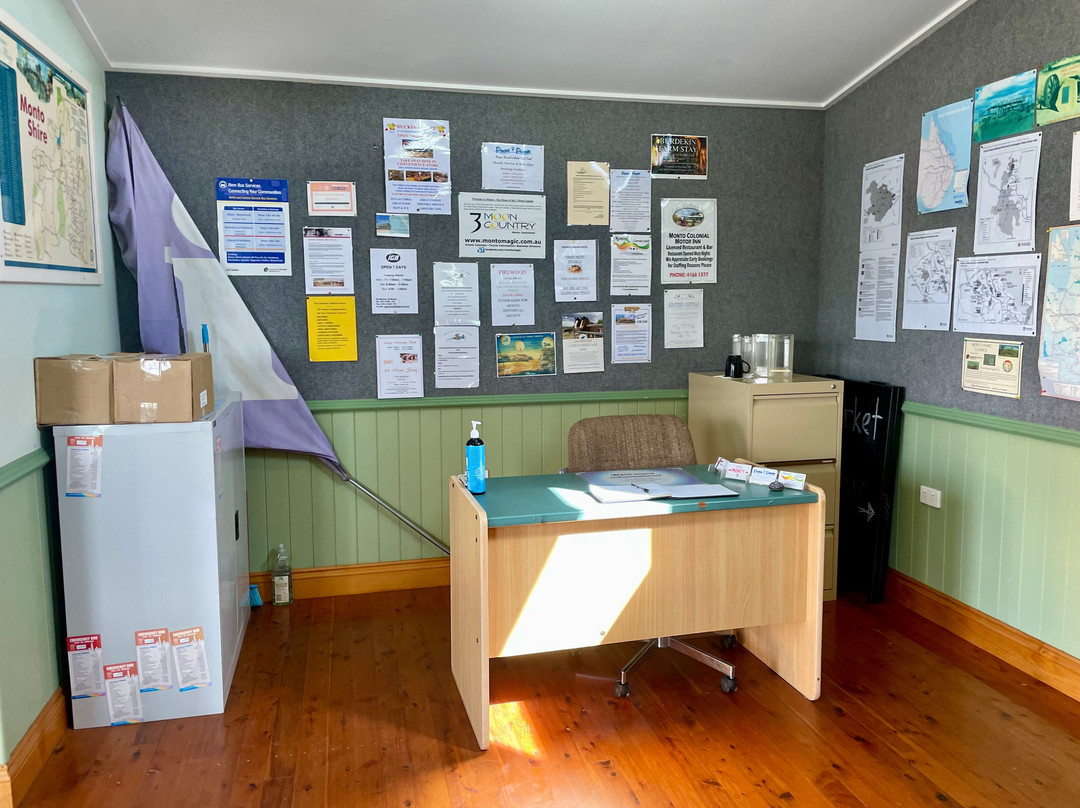 Monto Information Centre & Pioneer Cottage