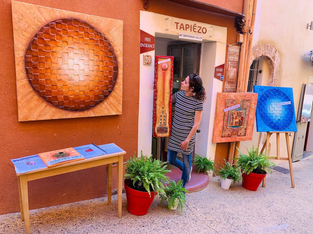 Art Gallery Contemporary Tapiézo-Roussillon必去景点