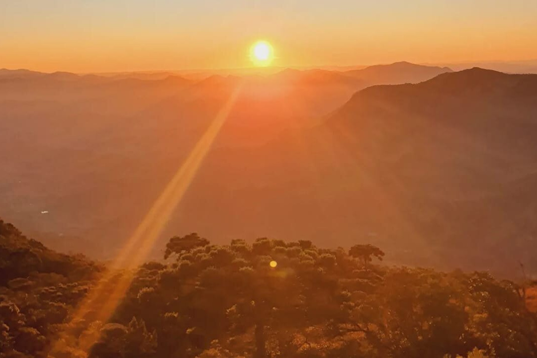 Por Do Sol No Bauzinho-Sao Bento do Sapucai必去景点