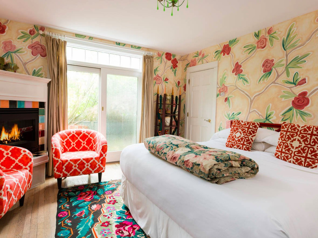 Pomegranate Inn