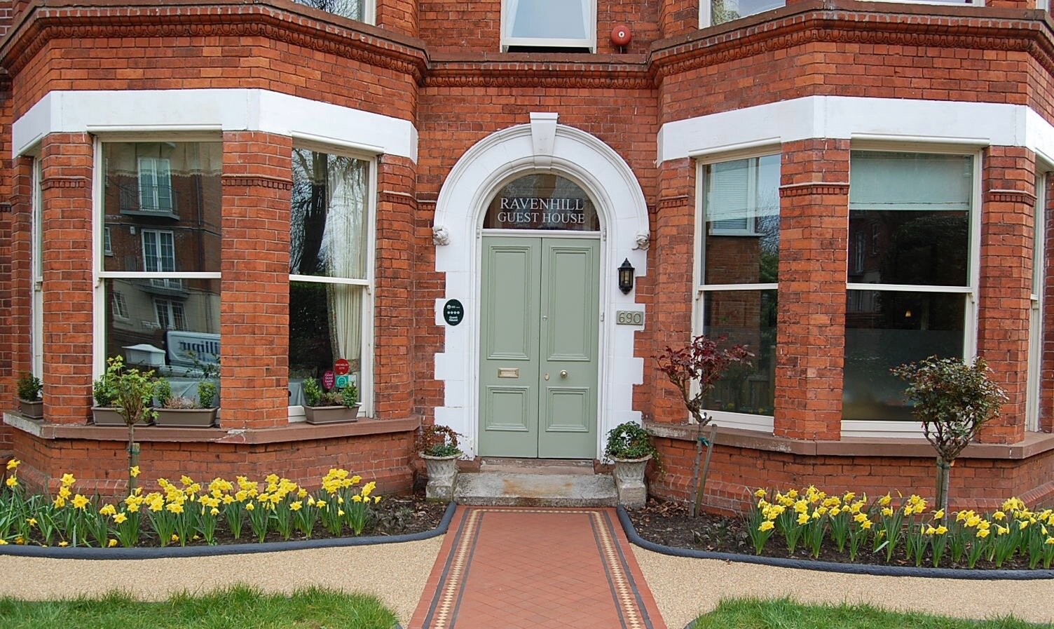 Ravenhill House-官方