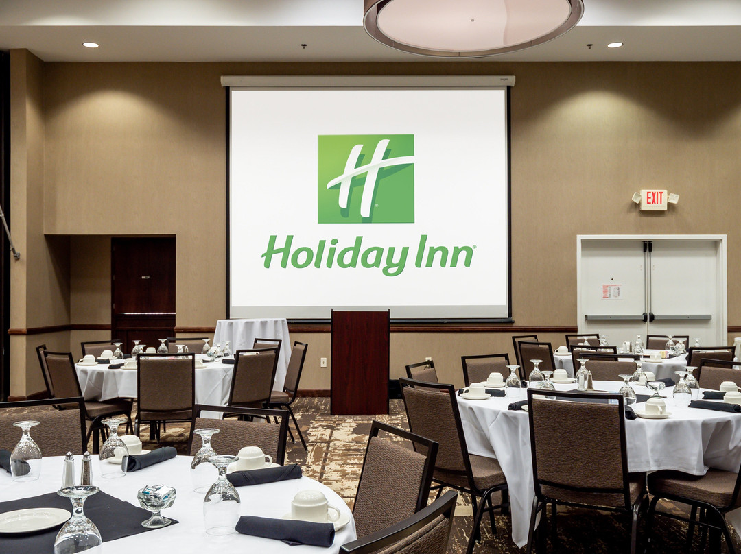 Holiday Inn Conference Ctr Marshfield by IHG主图