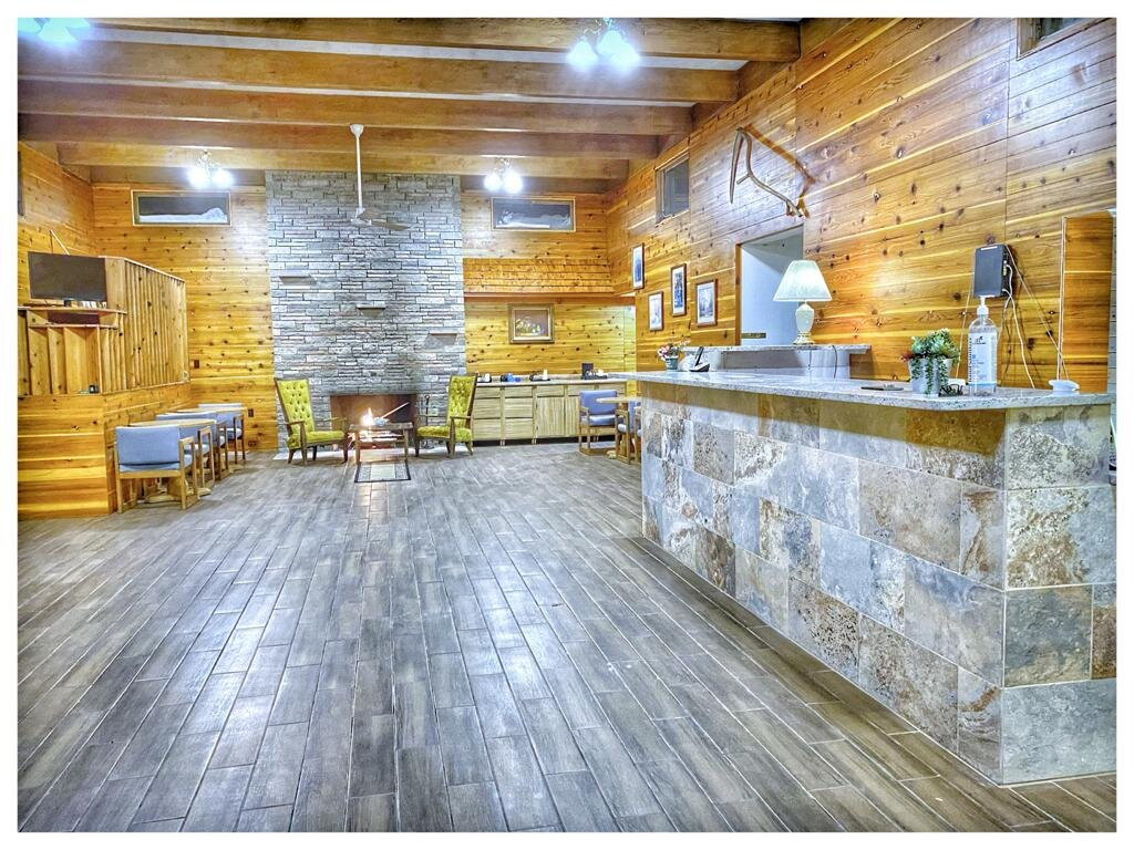 Silver Sands Hotel & RV Park
