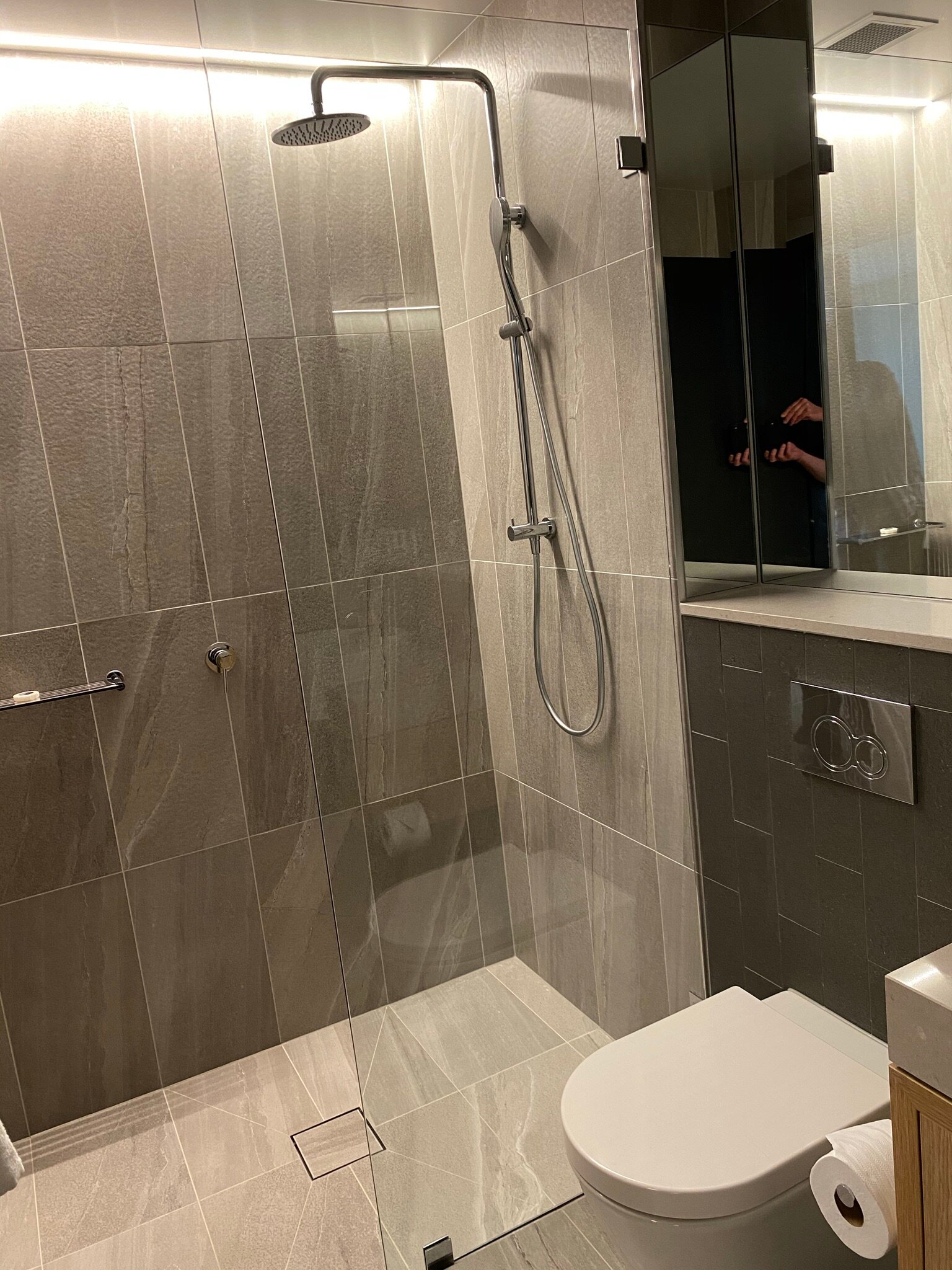 Vibe Hotel Hobart-浴室
