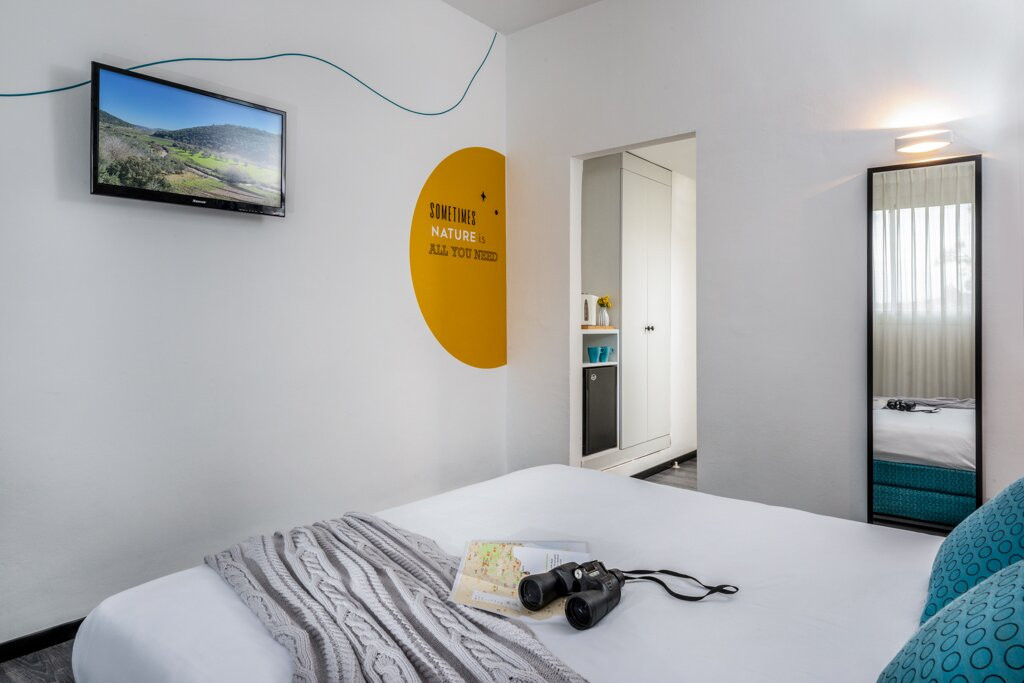 Metula Travel Hotel主图