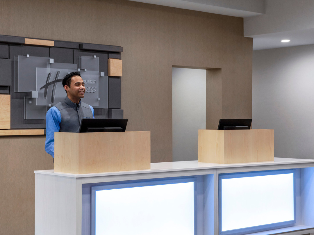 邓弗里斯提科中心假日酒店主图