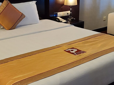 下龙湾皇宫酒店主图