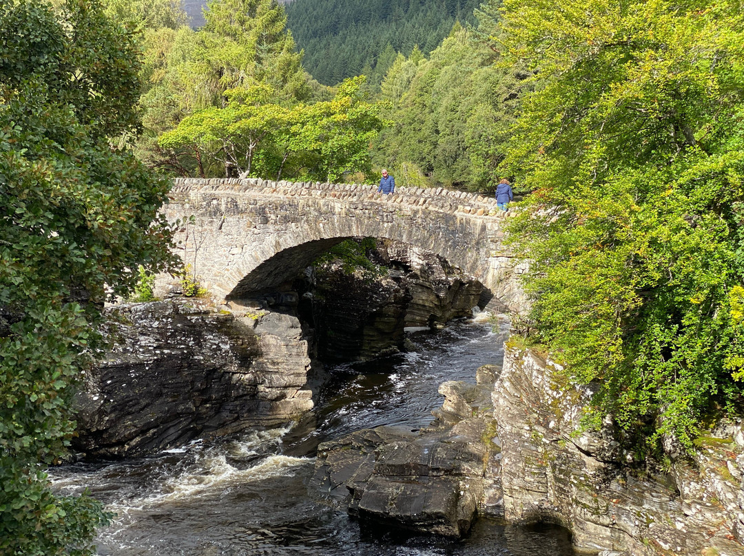 Invermoriston Falls景点图片