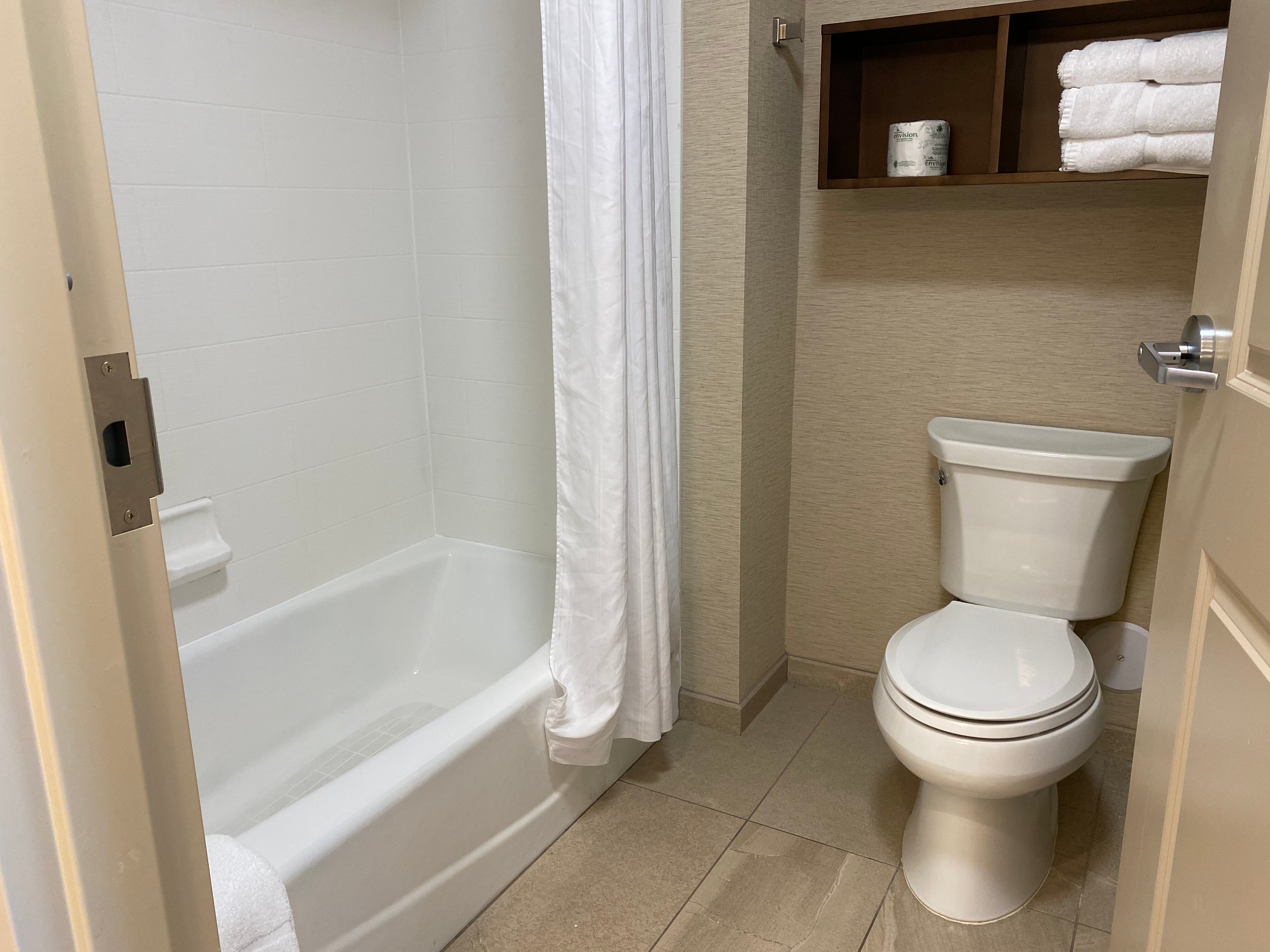 Homewood Suites by Hilton Hartford Manchester-浴室