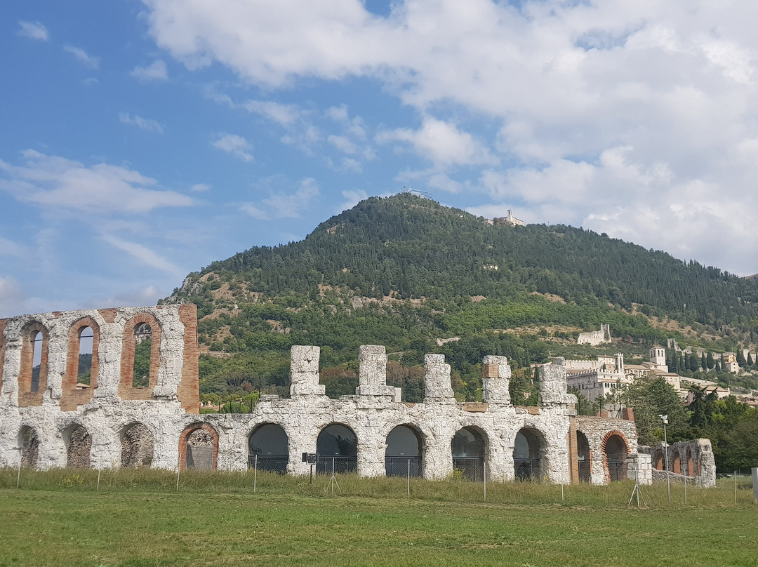 Teatro Romano-古比奥必去景点