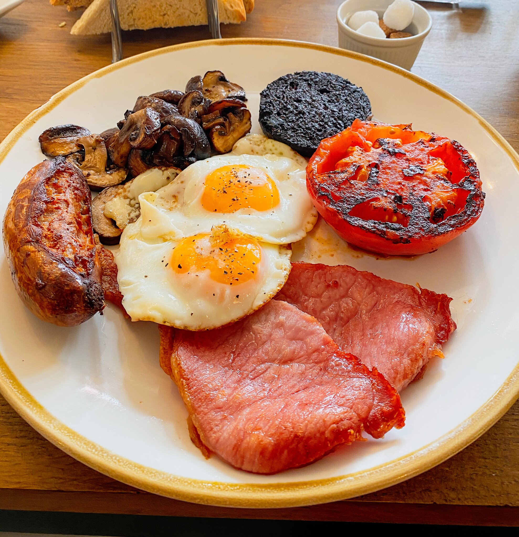 The Wheatsheaf, Combe Hay-餐饮