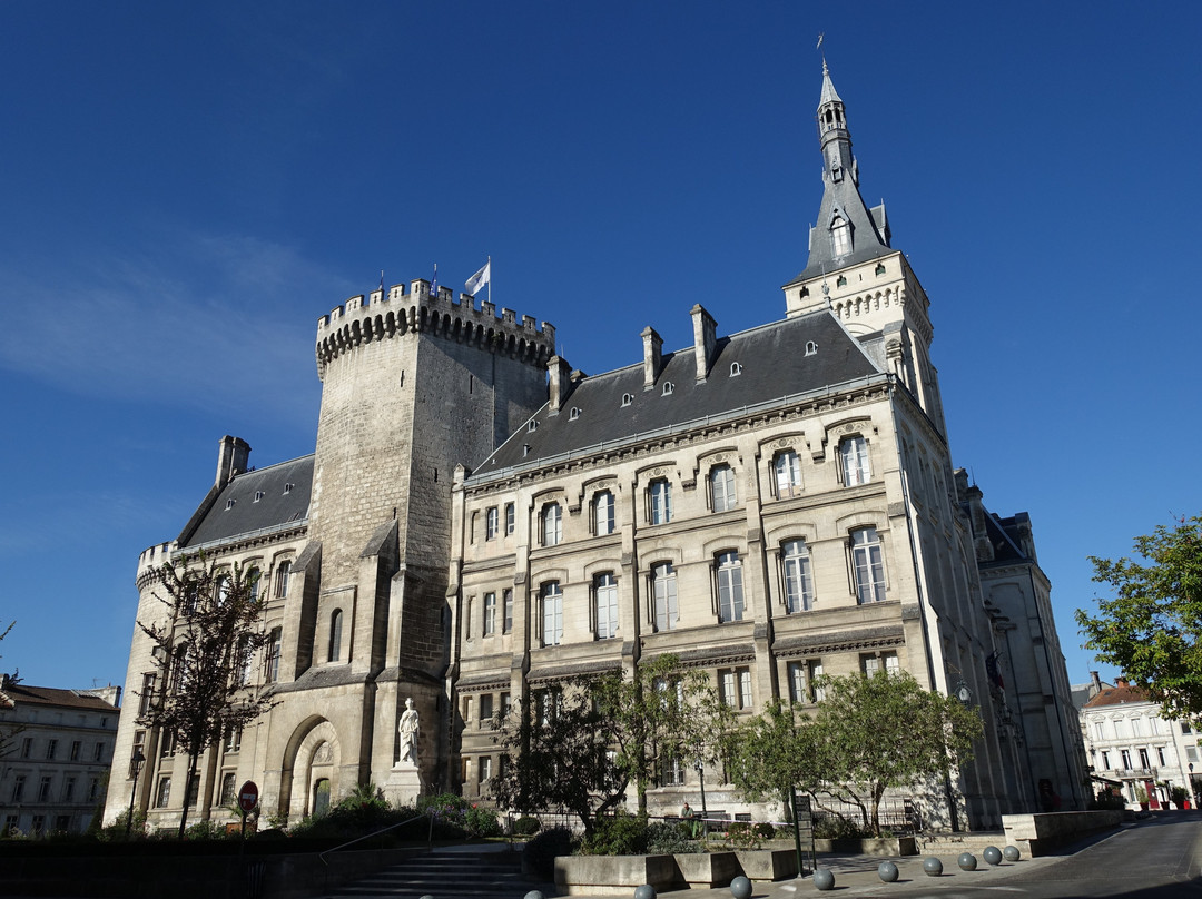 Hotel de Ville d’Angouleme / le Chateau Comtal景点图片