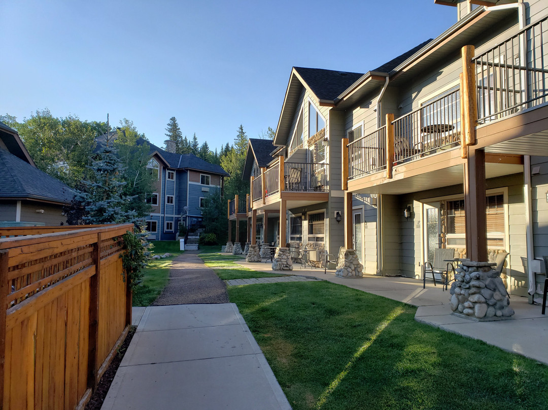 Elkwater Lake Lodge主图