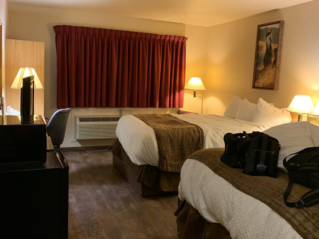 Super 8 by Wyndham St. Regis主图