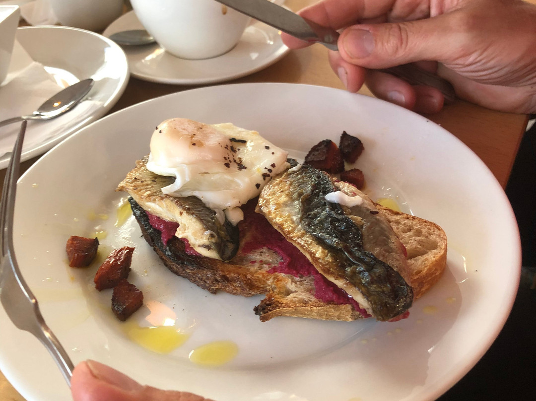 Causeway Coast Foodie Tours-科尔雷恩必去景点