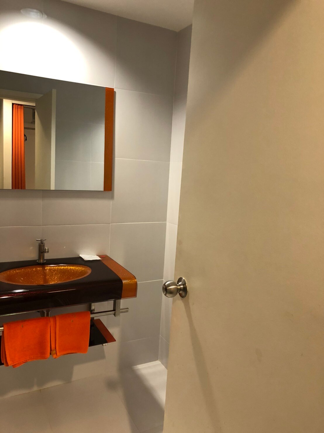 The Original Orange Hotel-浴室