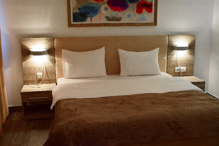 里巴斯克欧斯特夫旅游度假酒店主图