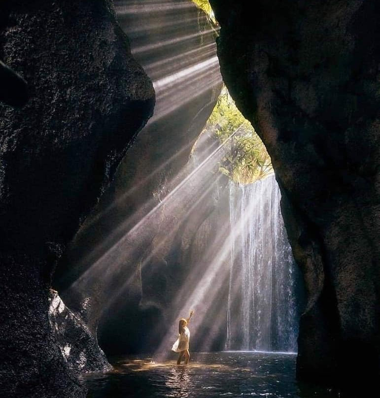 Tukad Cepung Waterfall-Tembuku必去景点