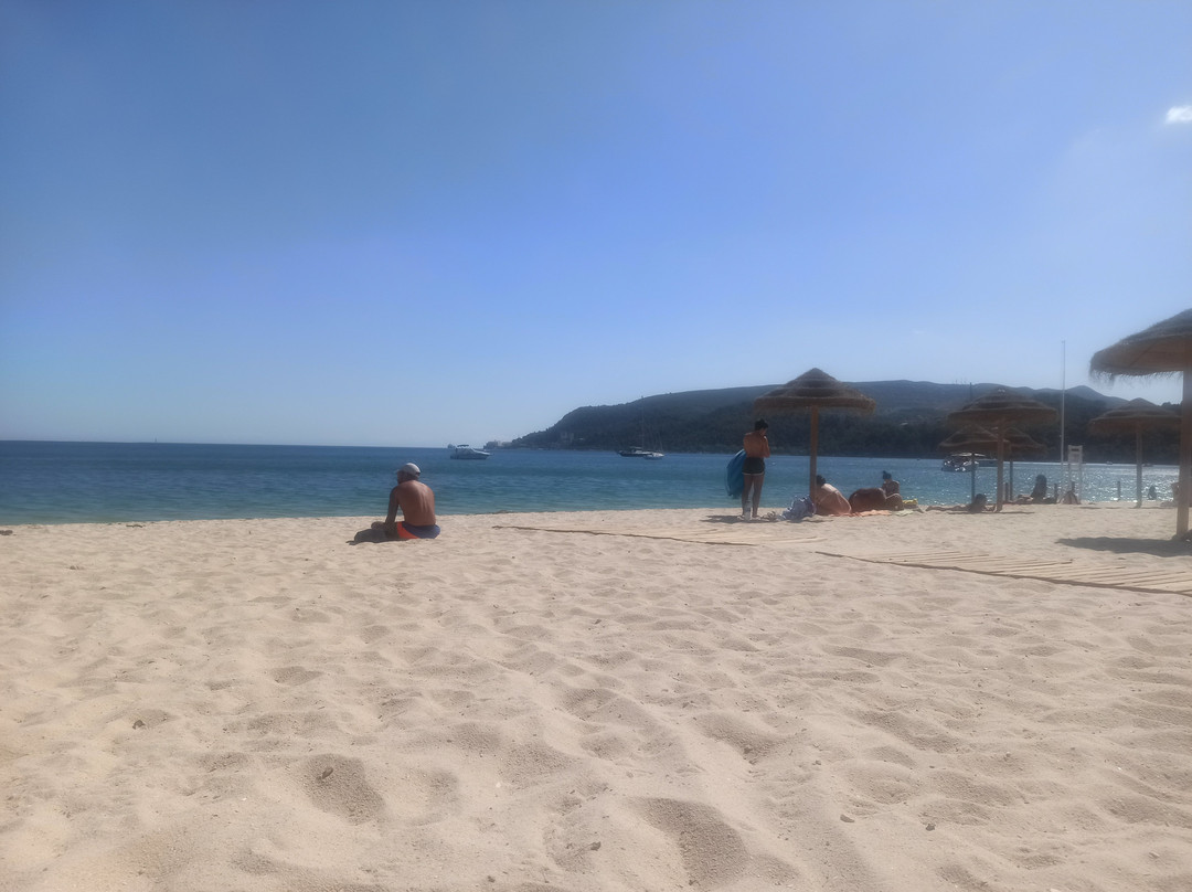 Praia de Albarquel景点图片