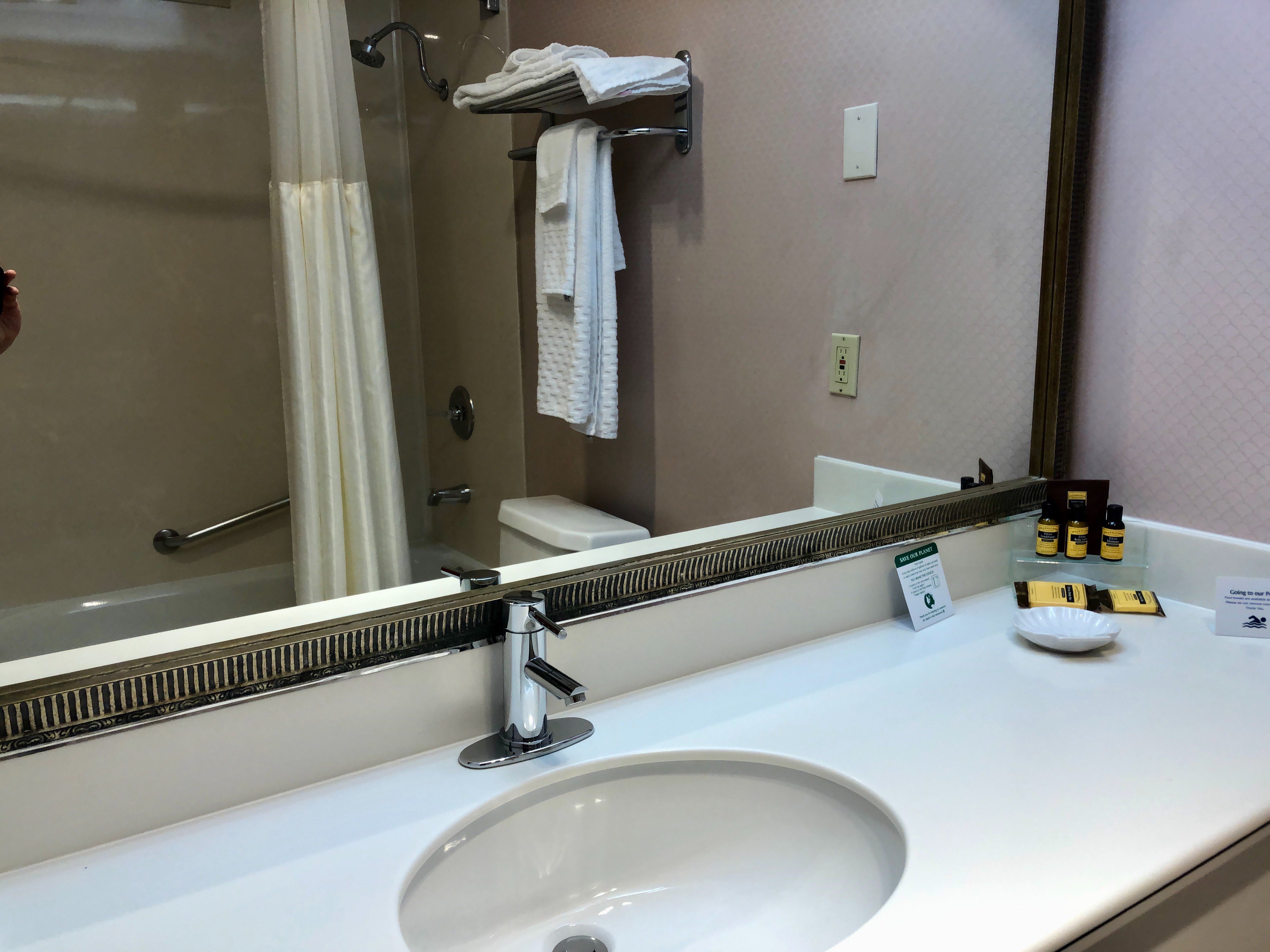 贝斯特韦斯特优质套房酒店-浴室