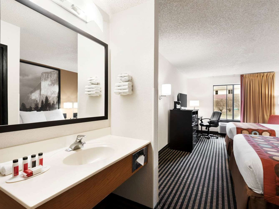 Super 8 by Wyndham Wausau主图