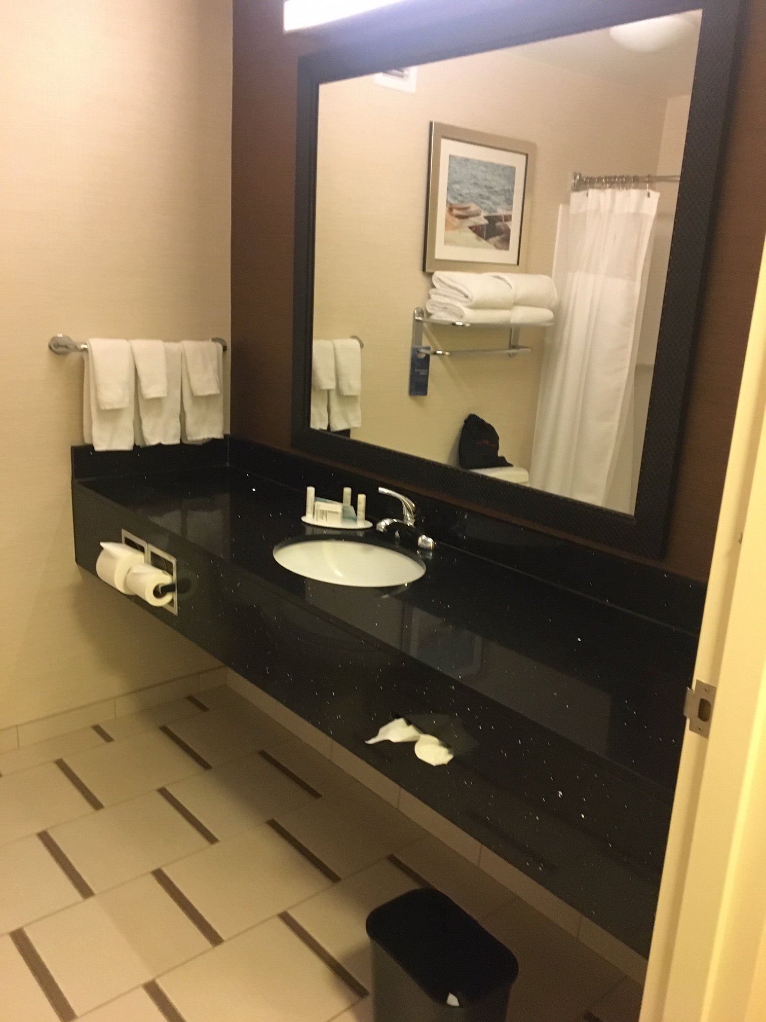 Fairfield Inn & Suites Madison West/Middleton-浴室