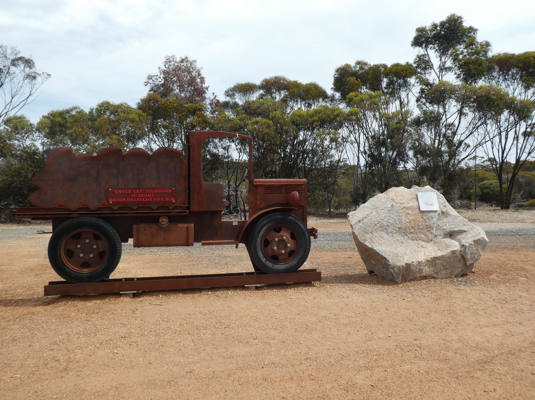 Bush Engineers Tractor Museum景点图片
