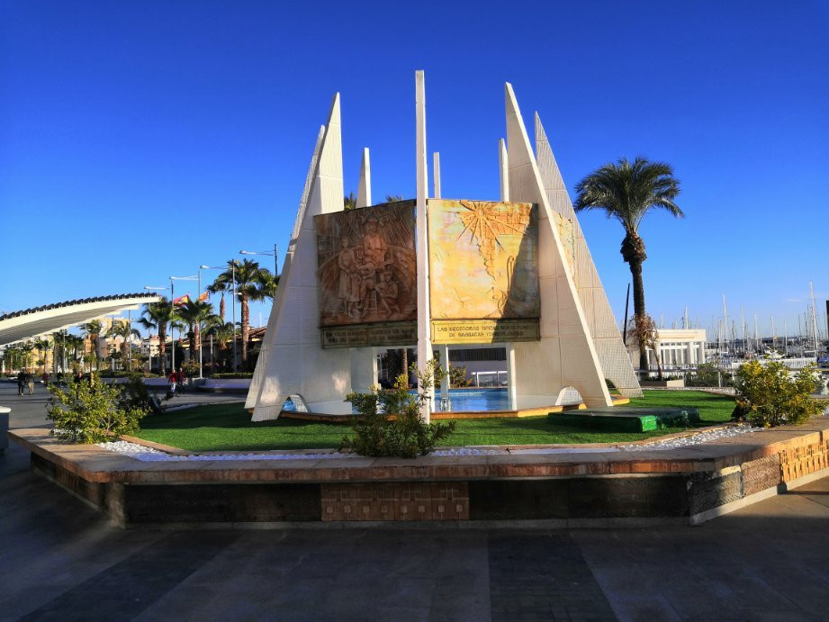Monumento de Las Coralistas景点图片