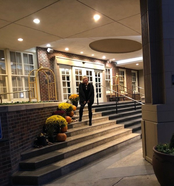 Warwick Melrose - Dallas主图