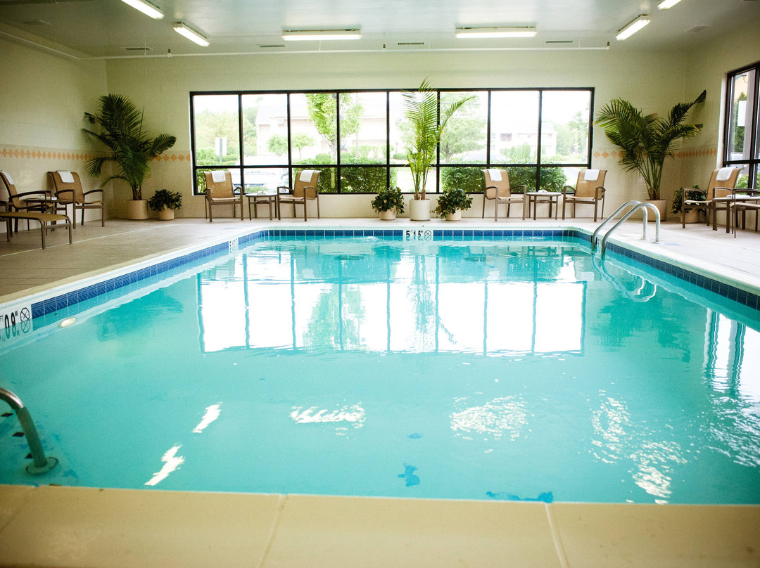 Chester Inn & Suites主图