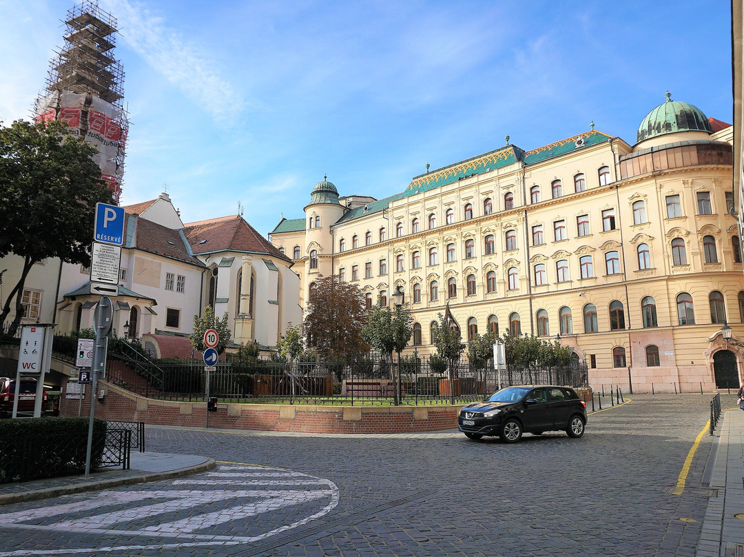 阿卡迪亚酒店主图