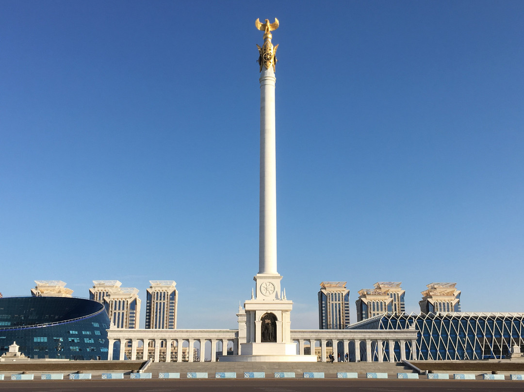 Independence Square and Kazak Eli Monument景点图片