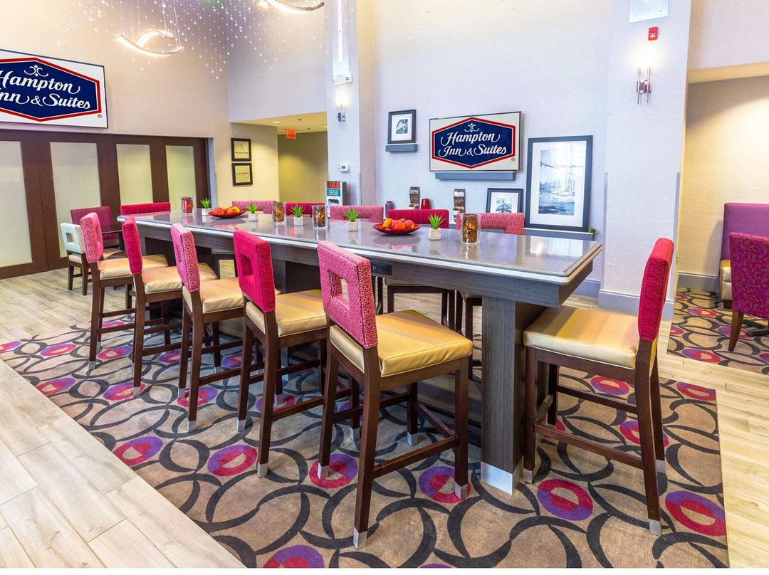 Hampton Inn & Suites Dublin主图