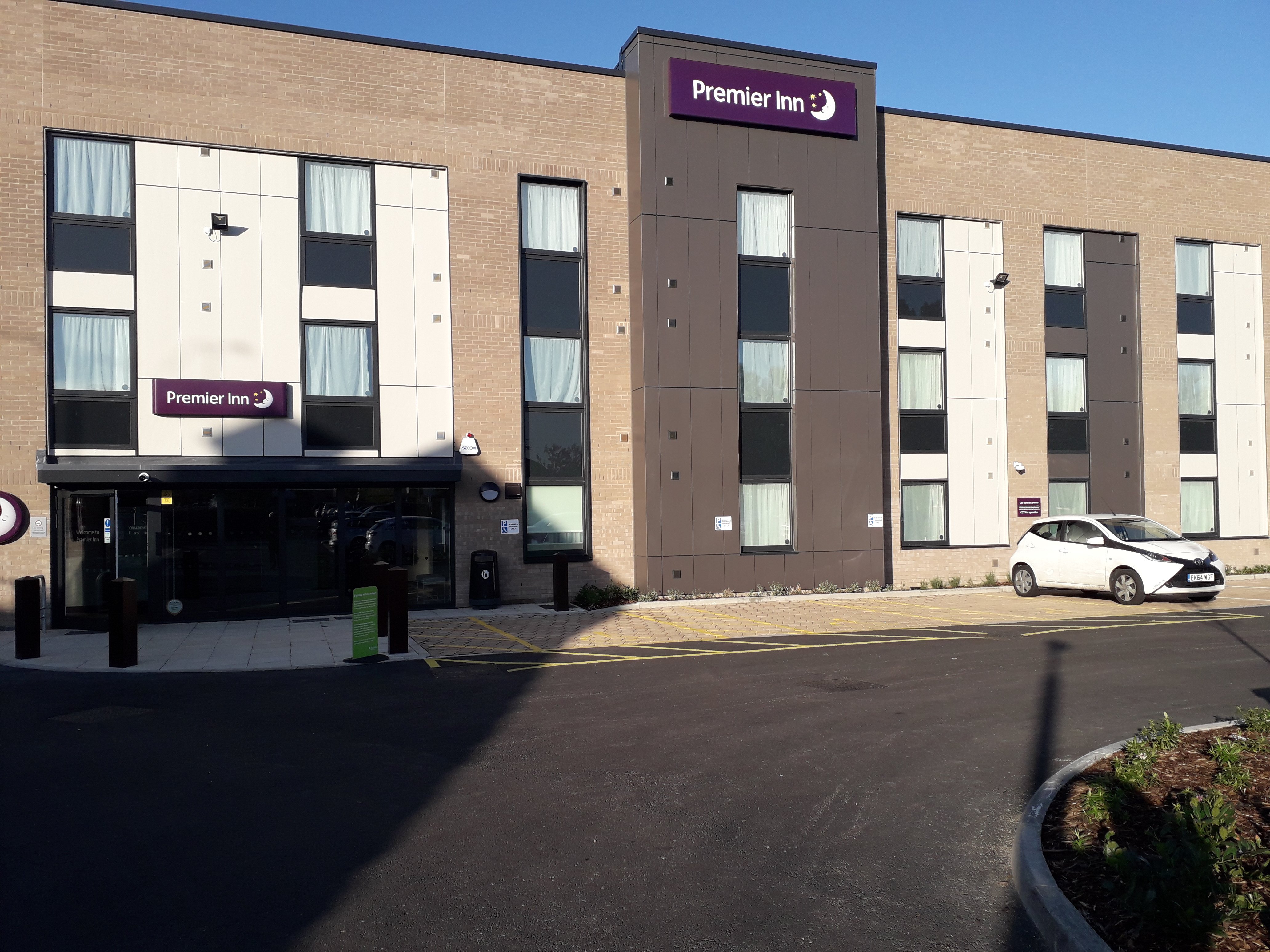 Premier Inn Harlow East (Church Langley) hotel-浴室